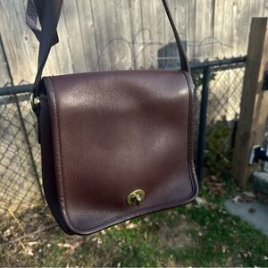 VTG COACH 9076 MAHOGANY CROSSBODY COMPANION FLAP TURN LOCK LEATHER PURSE